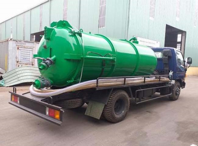 Vận chuyển b&ugrave;n vi sinh Long An Lộc Ph&aacute;t c&oacute; nhiều loại xe