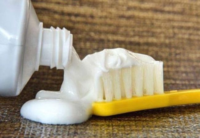Kem đ&aacute;nh răng gi&uacute;p khử m&ugrave;i khai v&ocirc; c&ugrave;ng hiệu quả